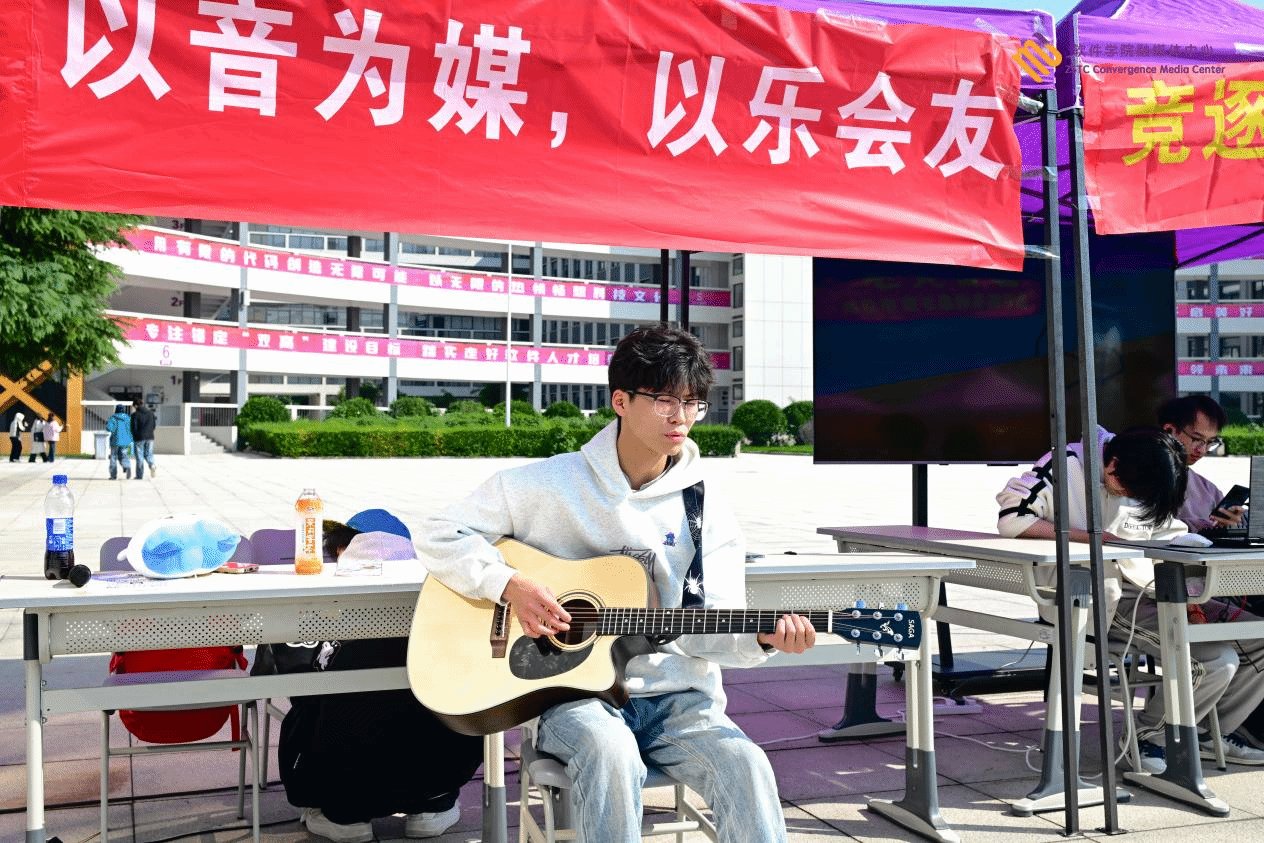 为新生搭建多元成长平台