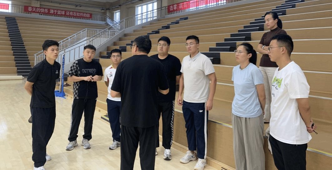 体育教研组于9月19日召开第二届迎新