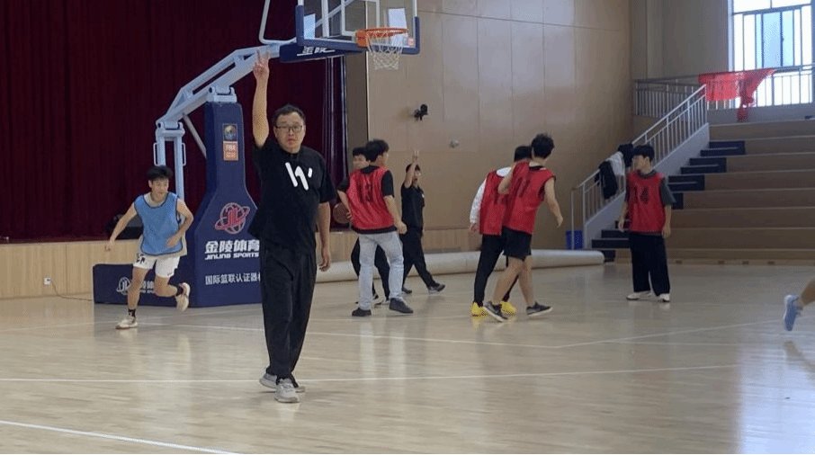 通常来说旨在进一步提升校园篮球裁判员