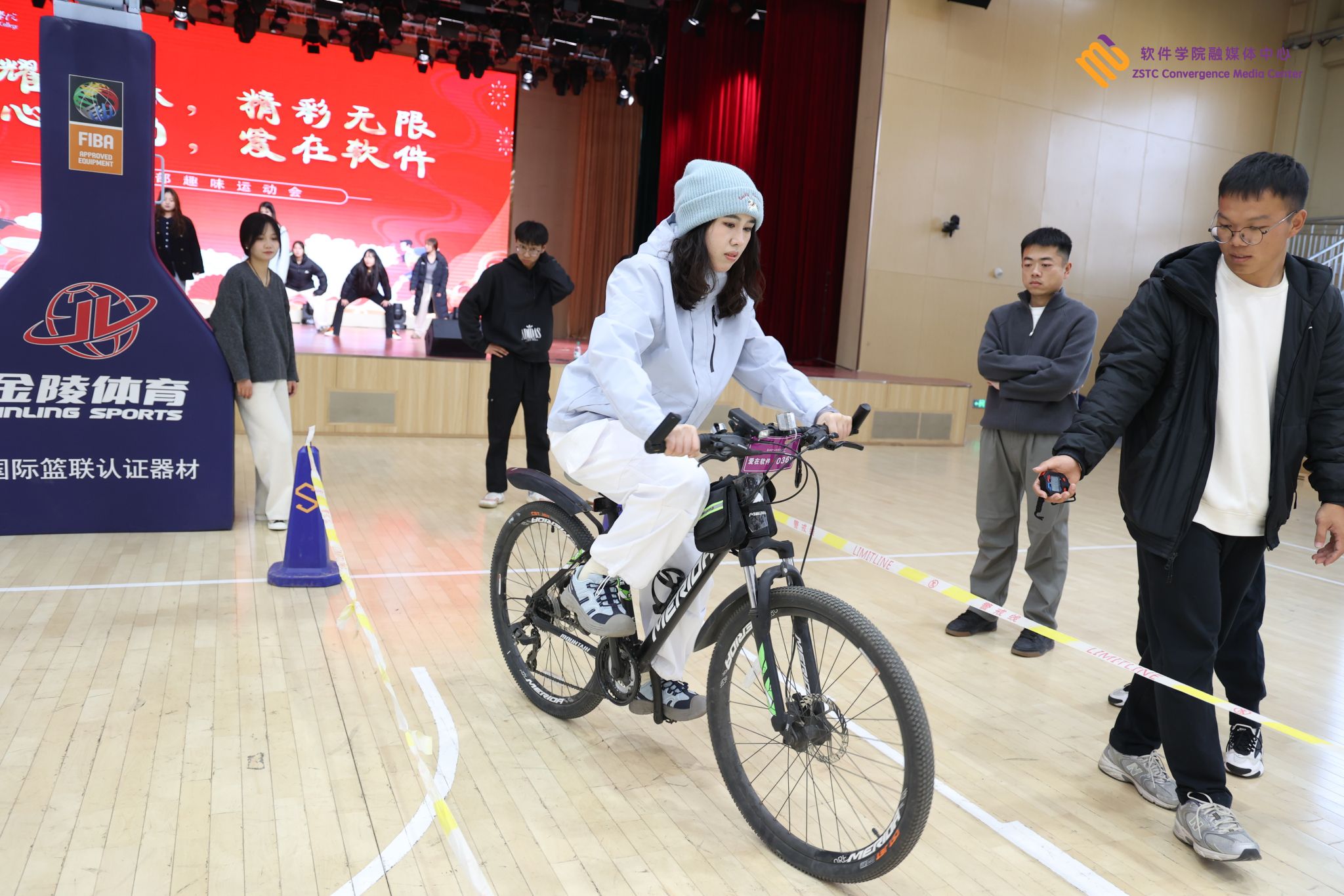 丰富辅导员业余文化生活