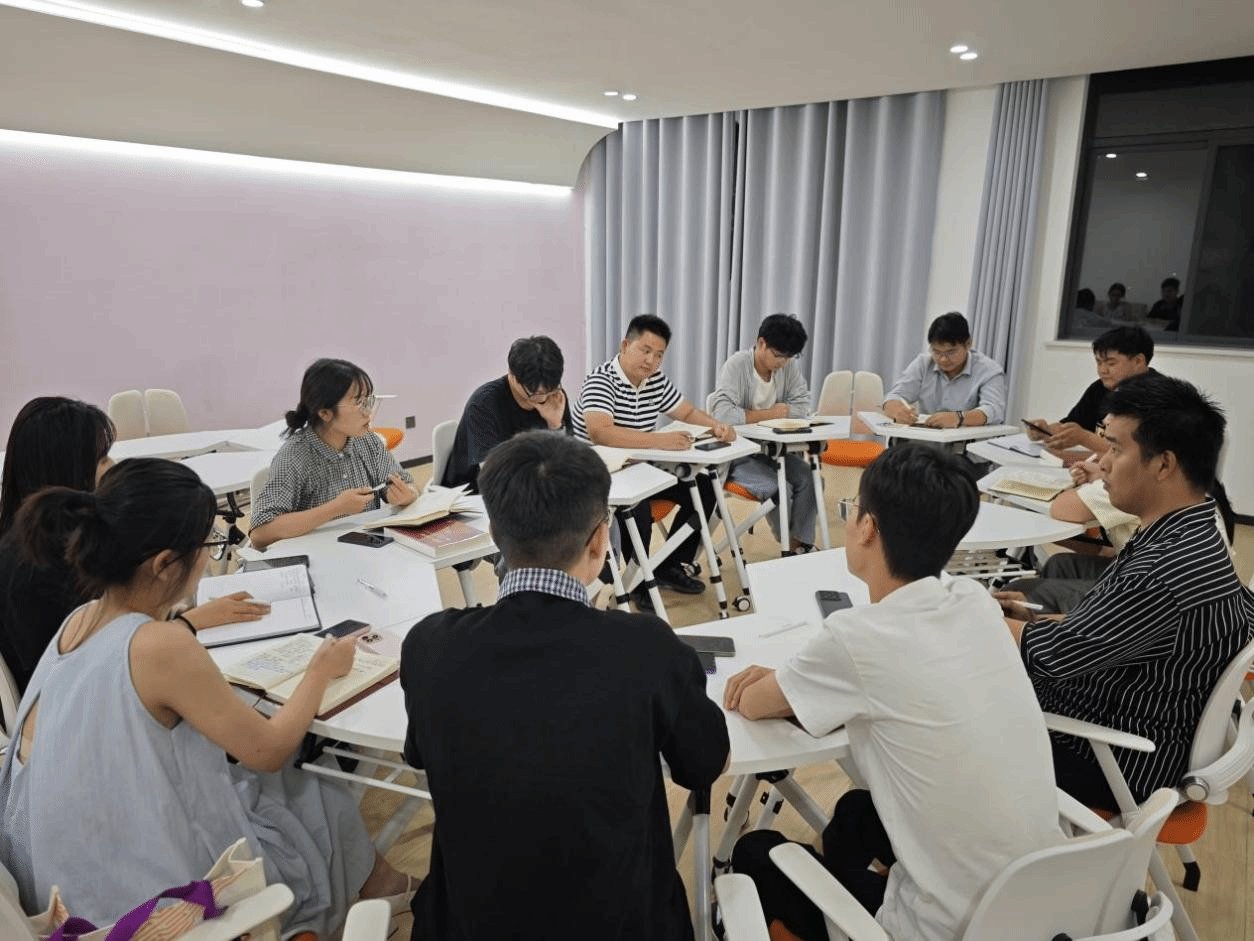 美高美游戏官网安全访问资助管理科长胡