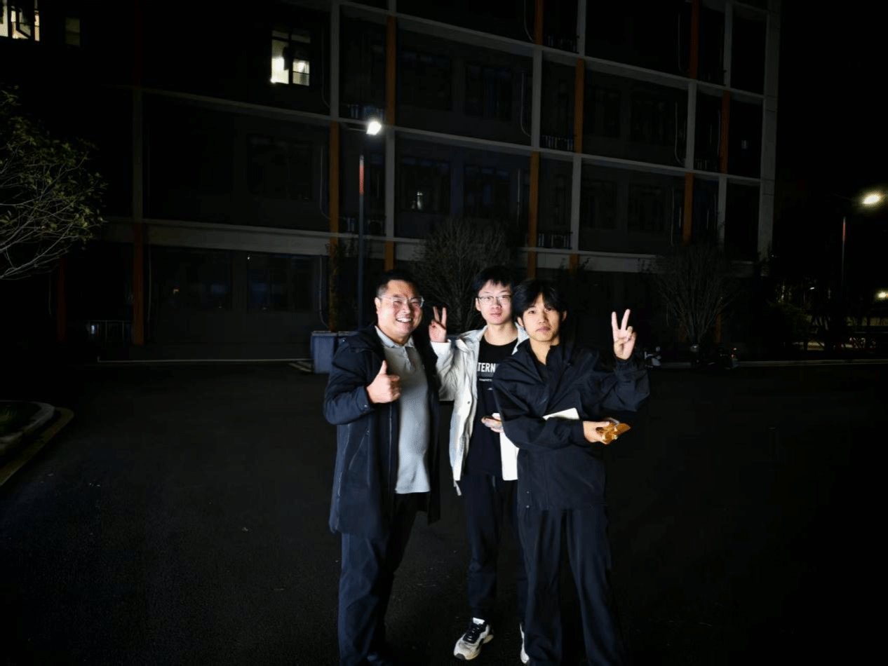 为使留校多乐彩正版官网度过一个温馨难