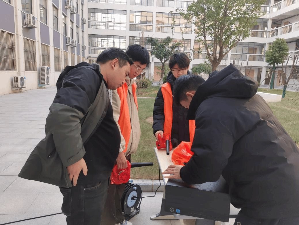 为深入践行雷锋精神