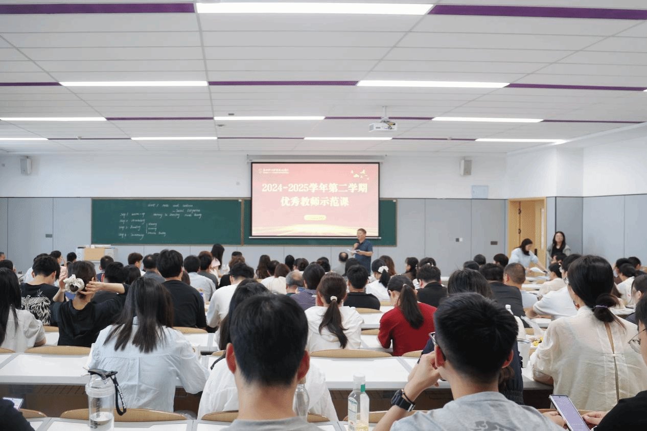 发挥优秀教师的示范引领作用