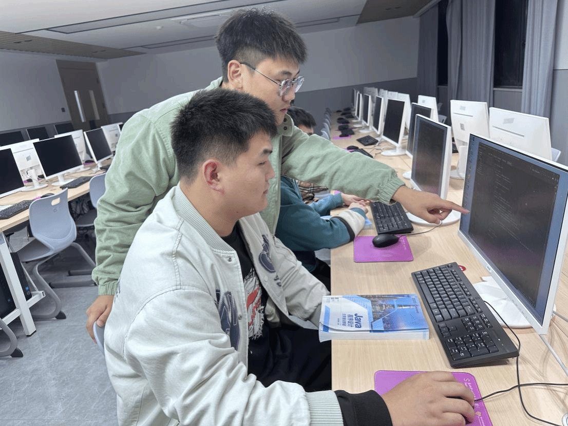 引领 ICT 行业人才培养新潮流