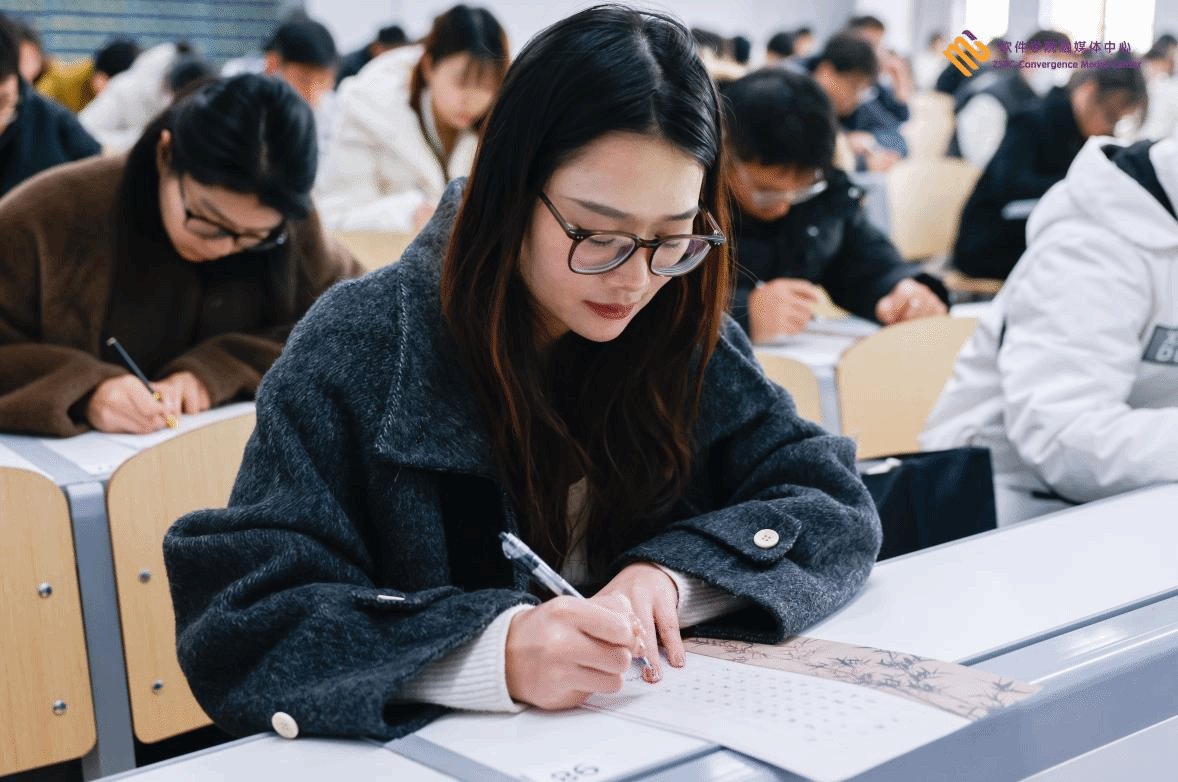 全校教职工积极参与