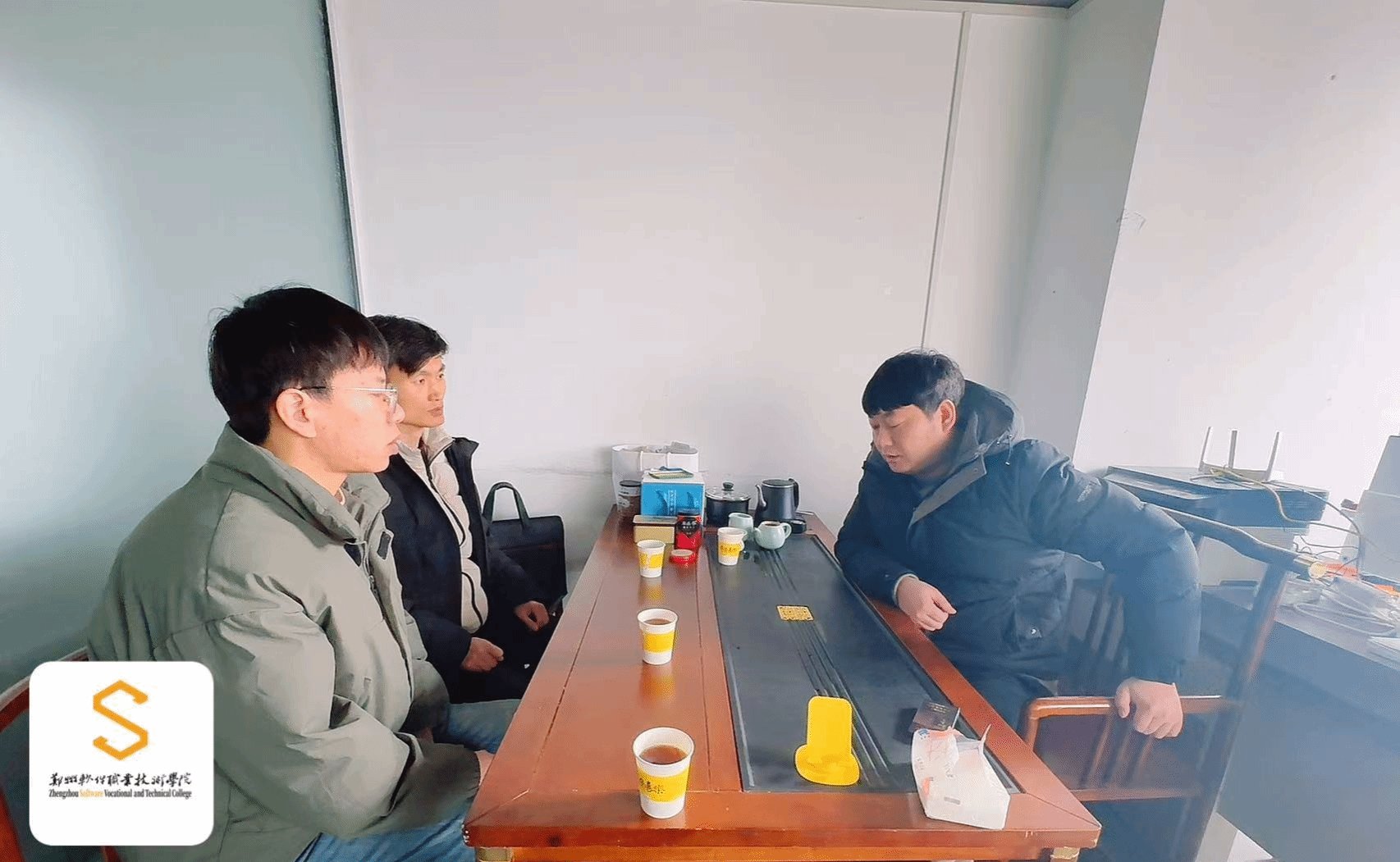 开展“访企拓岗促就业”专项行动