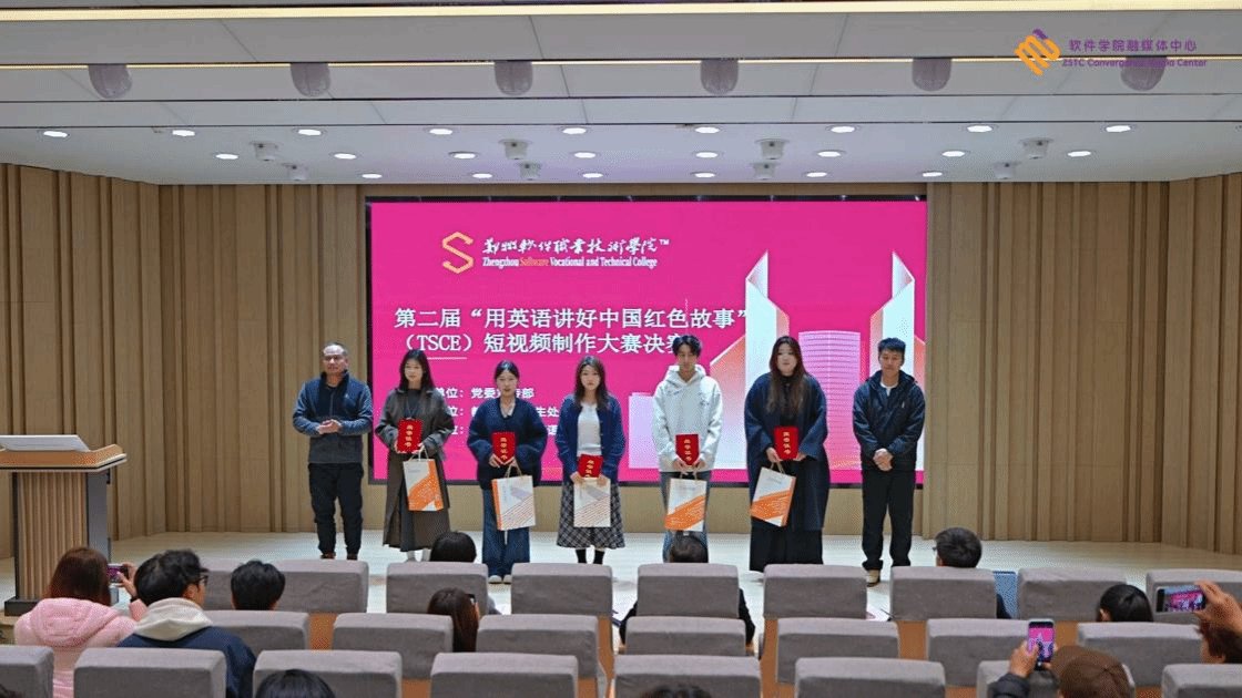 坚守中华文化立场