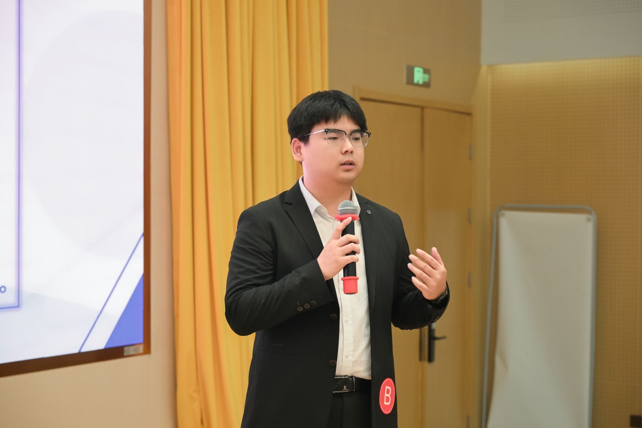 提升辅导员队伍与学业导师队伍的整体素