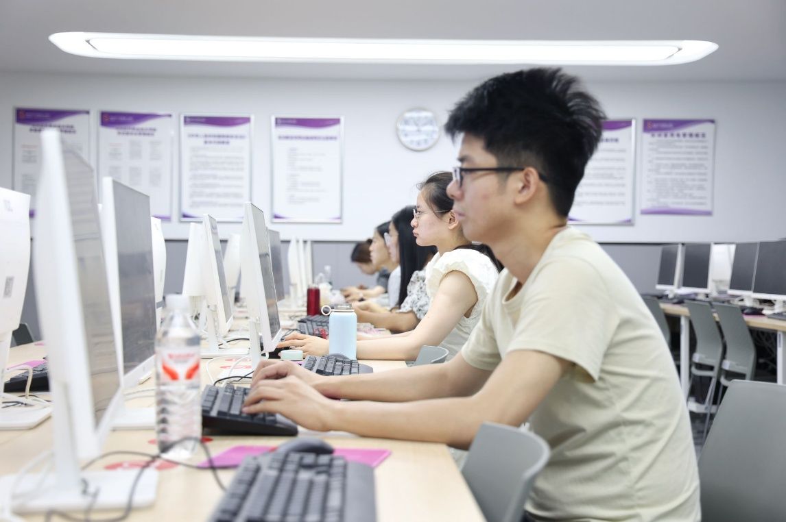 全面助力青年教师强化教学基本功