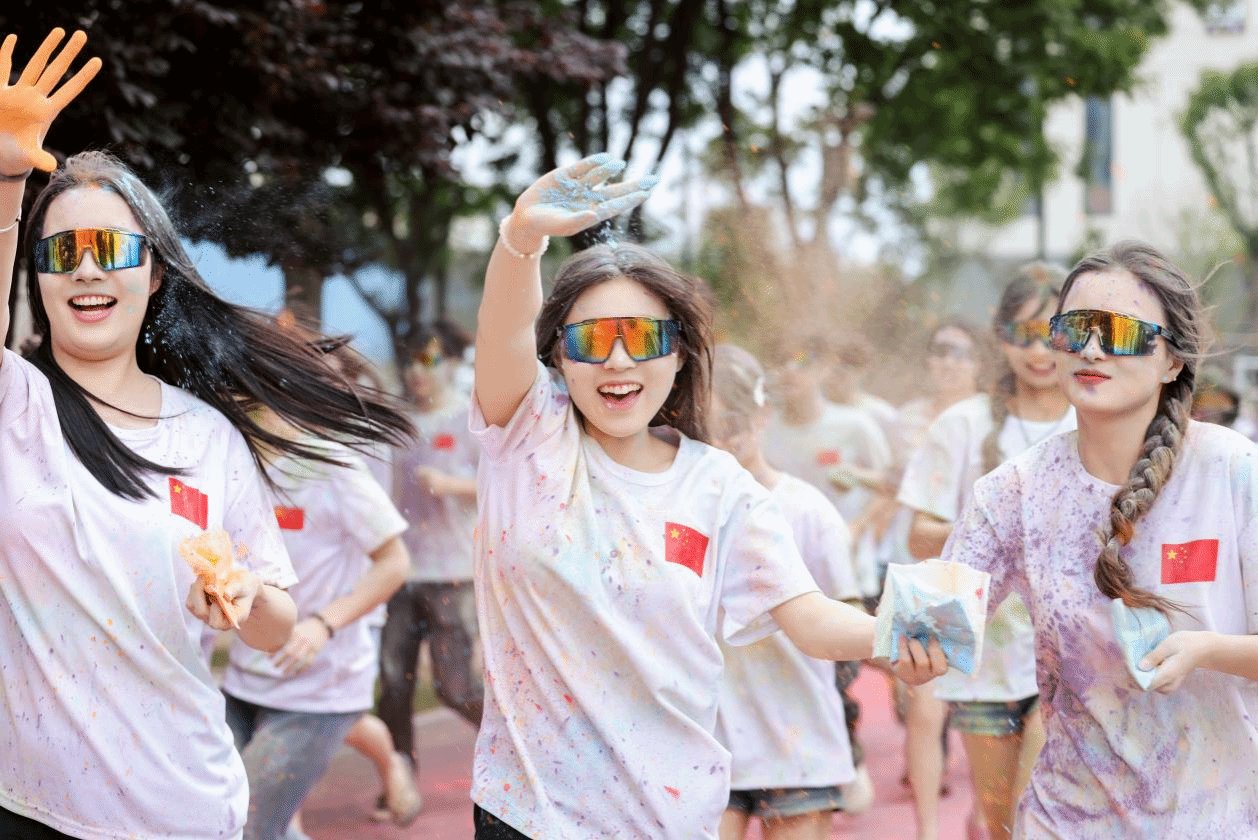 得到全校师生踊跃参与