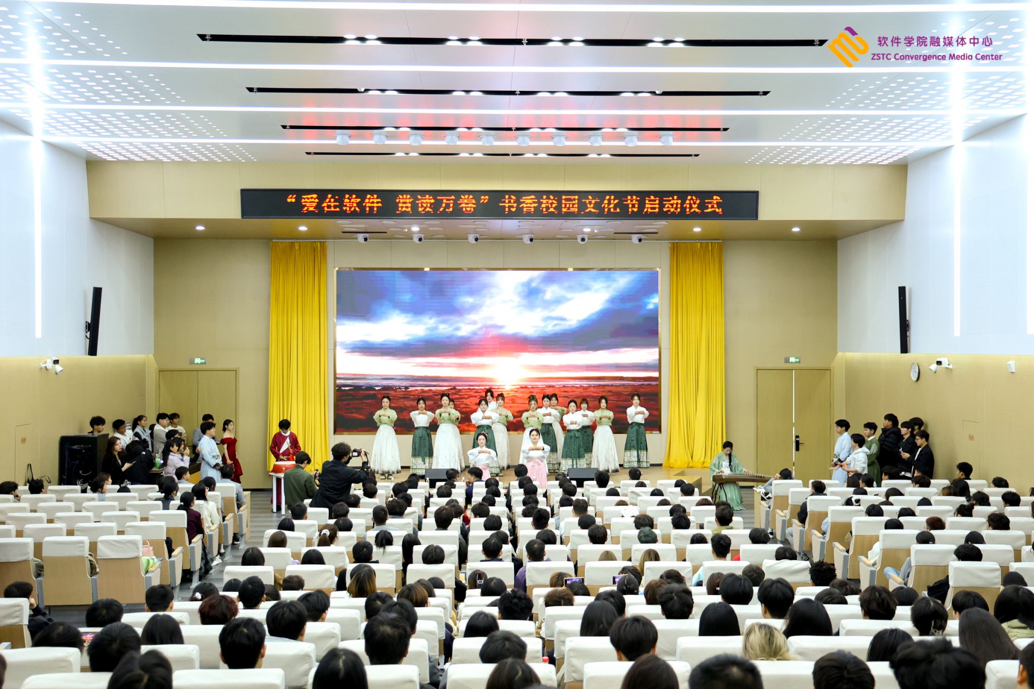 营造校园良好的文化氛围